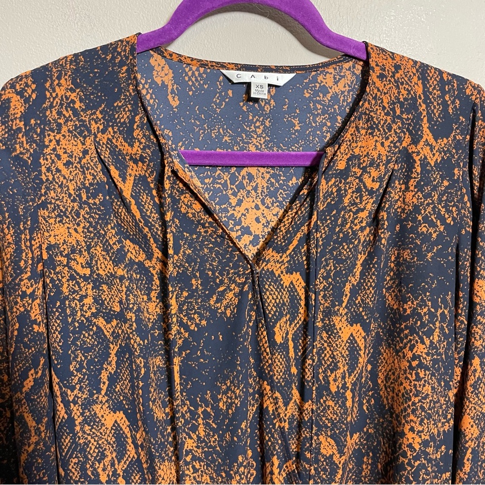 Cabi Border Wrap Blouse Snakeskin Pattern Xs - image 4